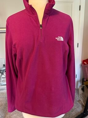 The North Face Women's Magenta Half-Zip Fleece Pullover XL lightweight Fleece